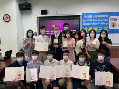VEX機器人世界錦標賽　中市國中生奪季軍